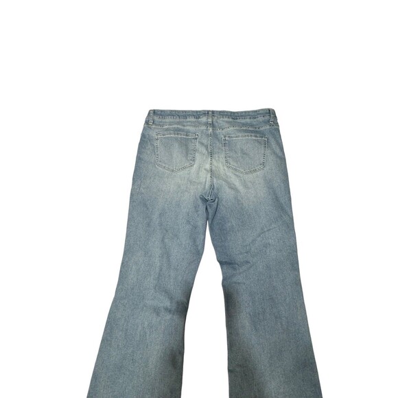 NEW! Time & True Raw Hem Distressed Mid Rise Bootcut Regular Size 18 Light Wash - Picture 3 of 12